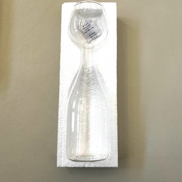 Refinery oversized Wine Bottle Glass NIB 25 oz wine glass gag novelty gift *NEW* - Picture 7 of 7